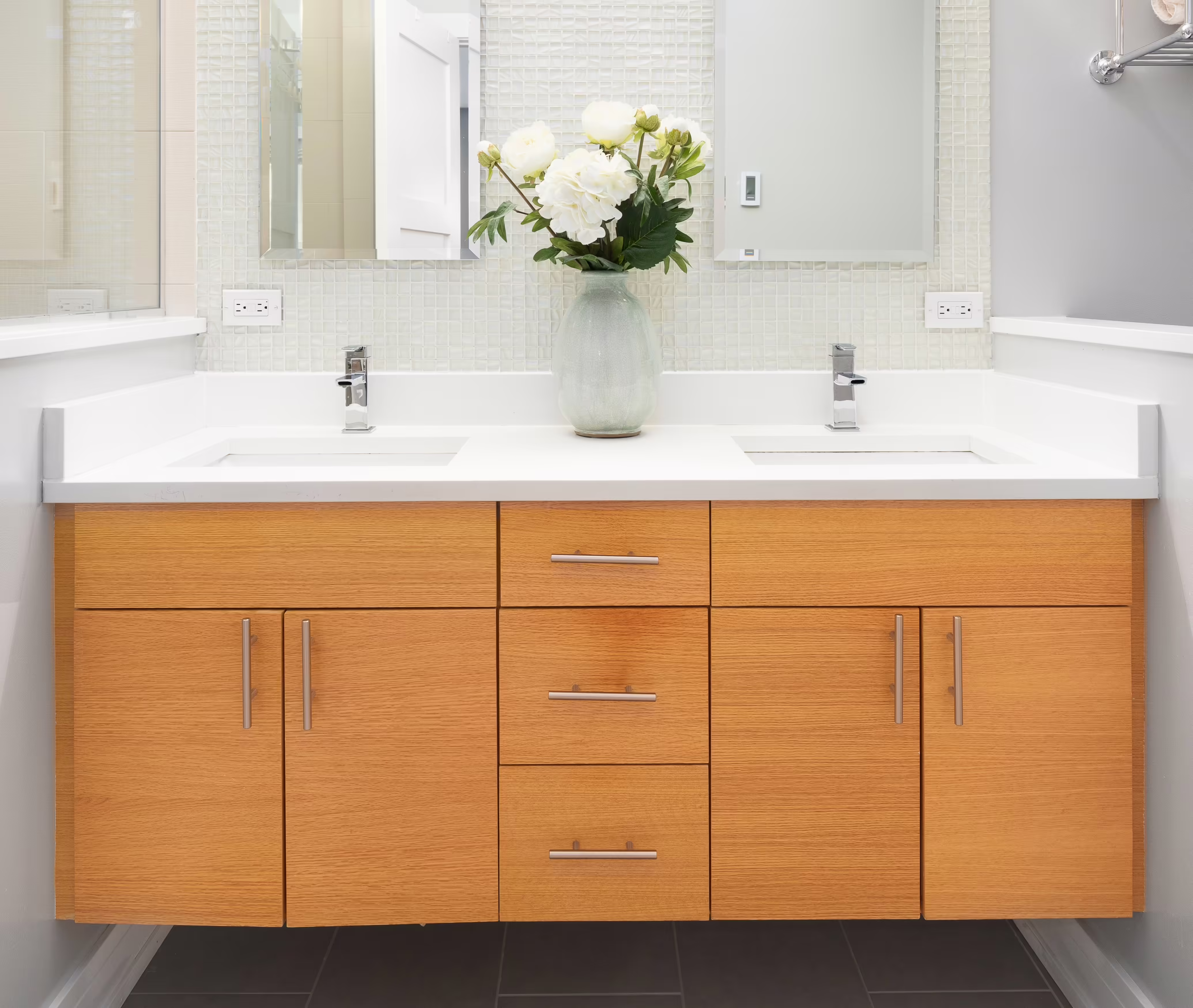 Luisnvaya Home Furniture VanityUnit Laminate Finish