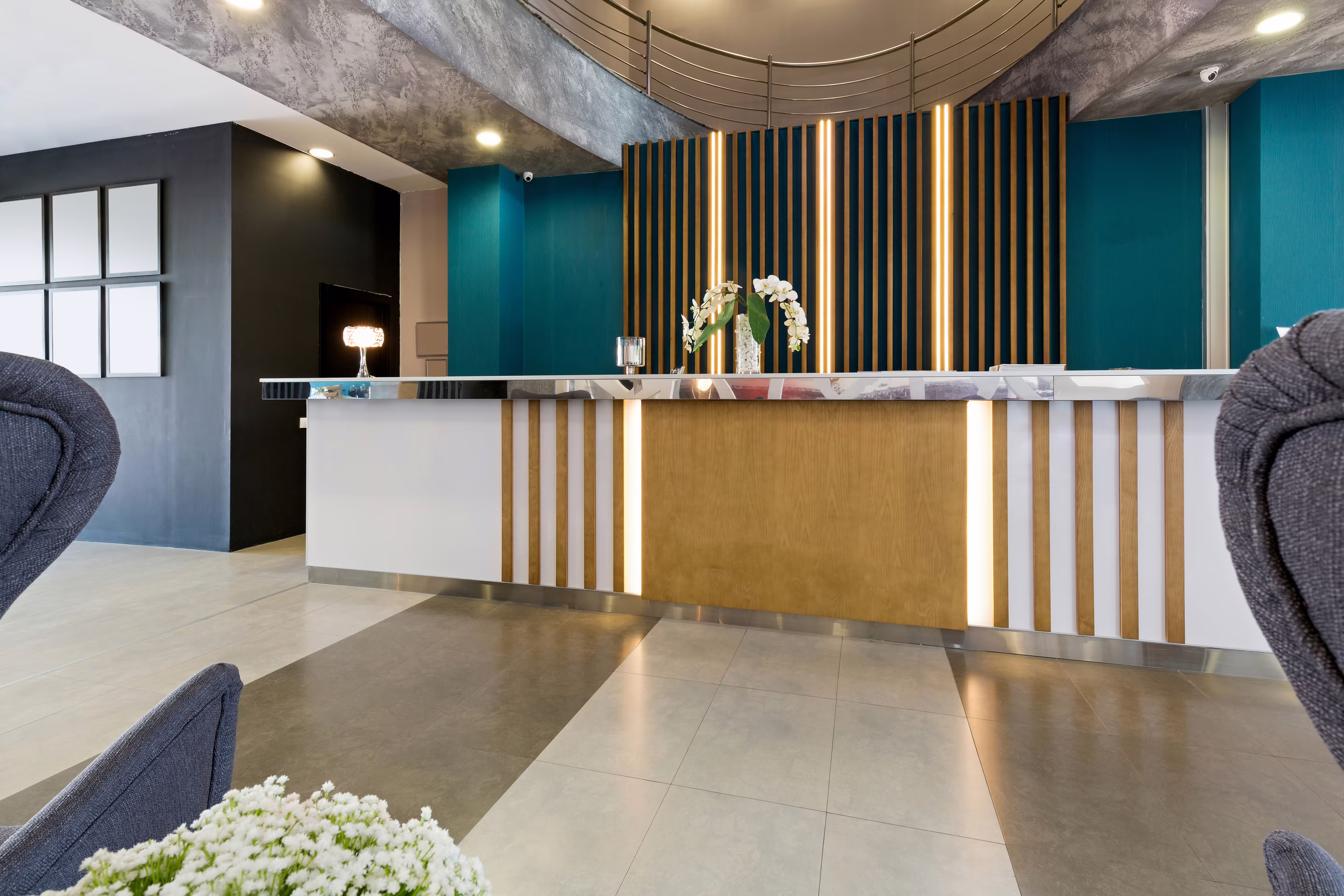 Luisnvaya Office Furniture Receptions Table Pu Finish