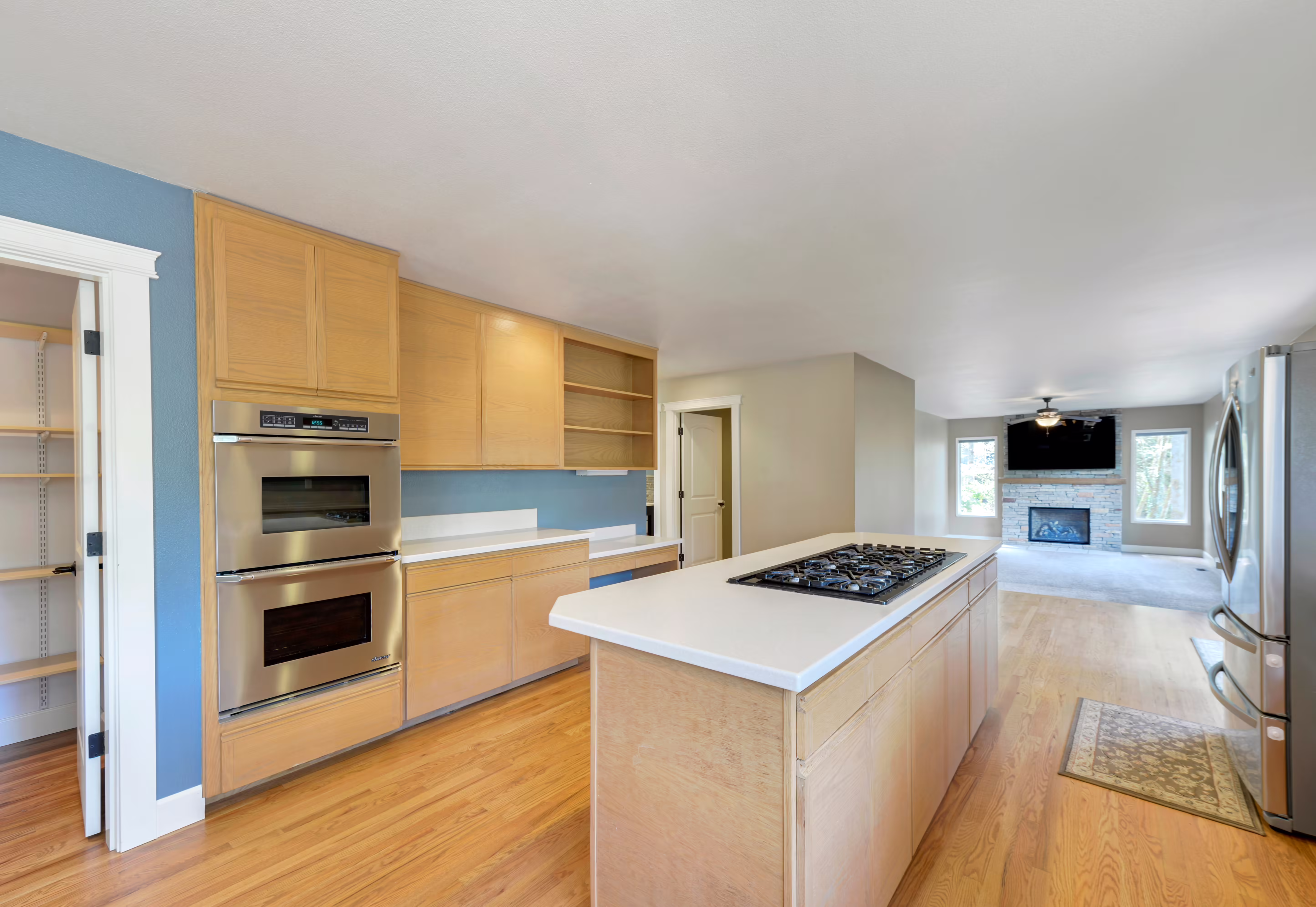 Luisnvaya island kitchen pu finish