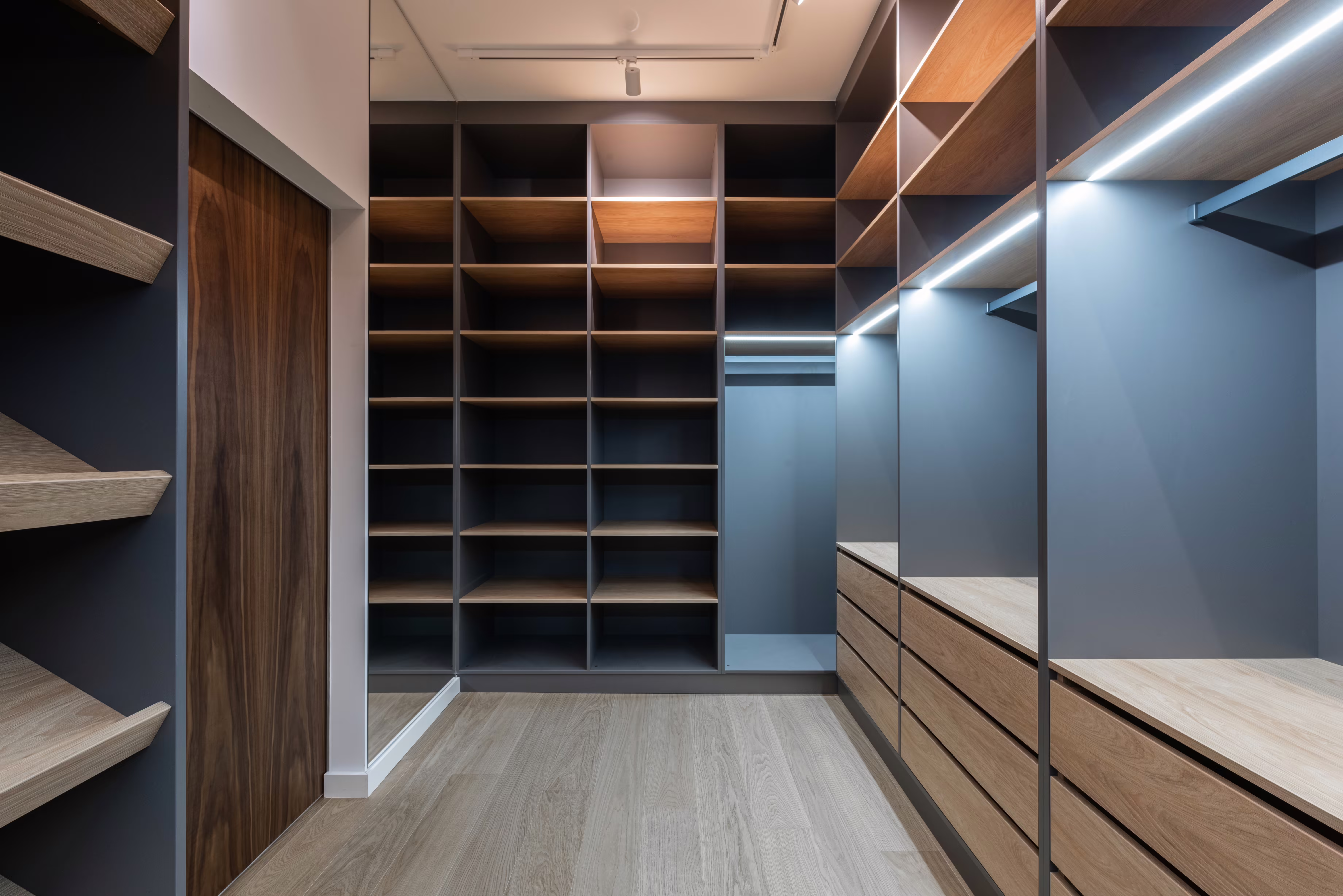 Luisnvaya Wardrobes Walk-in Closet